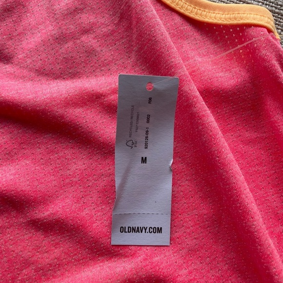 *NWT* Women's Old Navy Activewear Tank - Sz. M - Picture 4 of 4